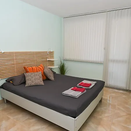 Eli Center Apartamento Burgas