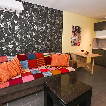 Διαμέρισμα Eli Center